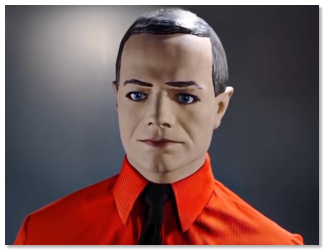 Ralf H. von Kraftwerk als Roboterpuppe